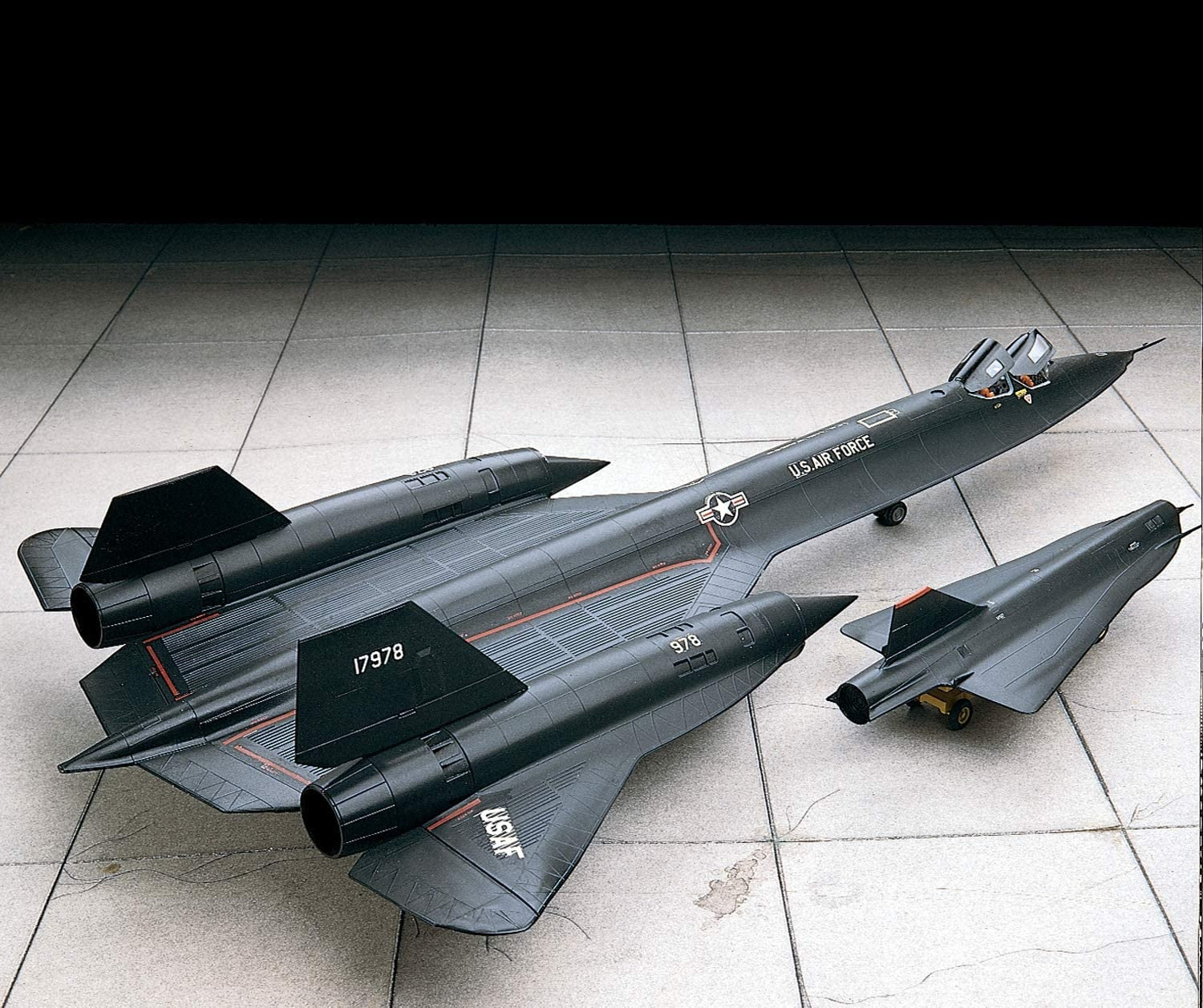 1/72 SR71A Blackbird Stealth Jet