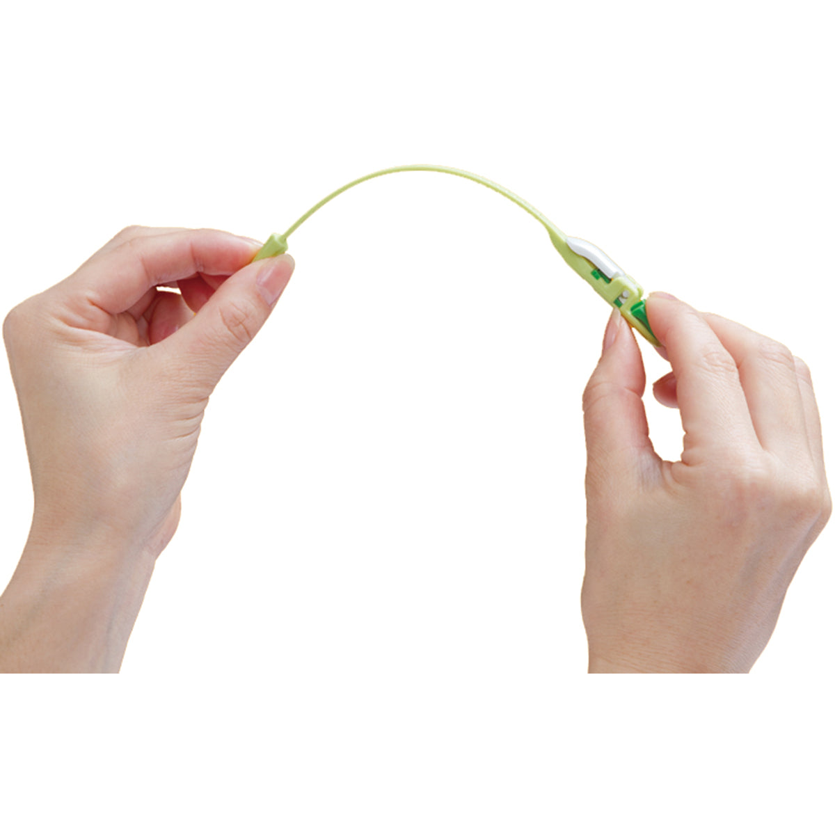 Clip'n Glide Bodkin By Nancy Zieman  