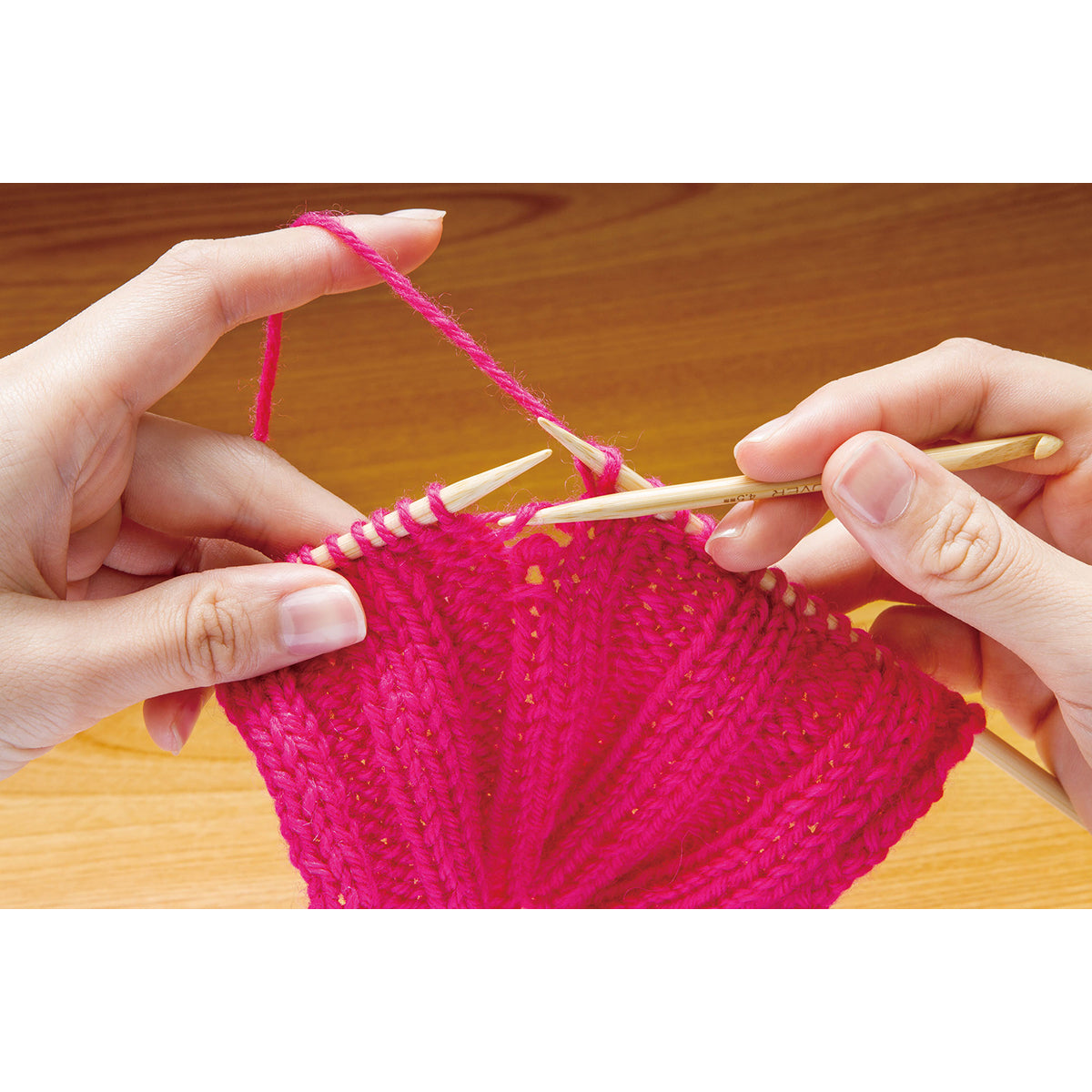 Bamboo Knitting Repair Hooks Sizes 3.5mm & 4.5mm