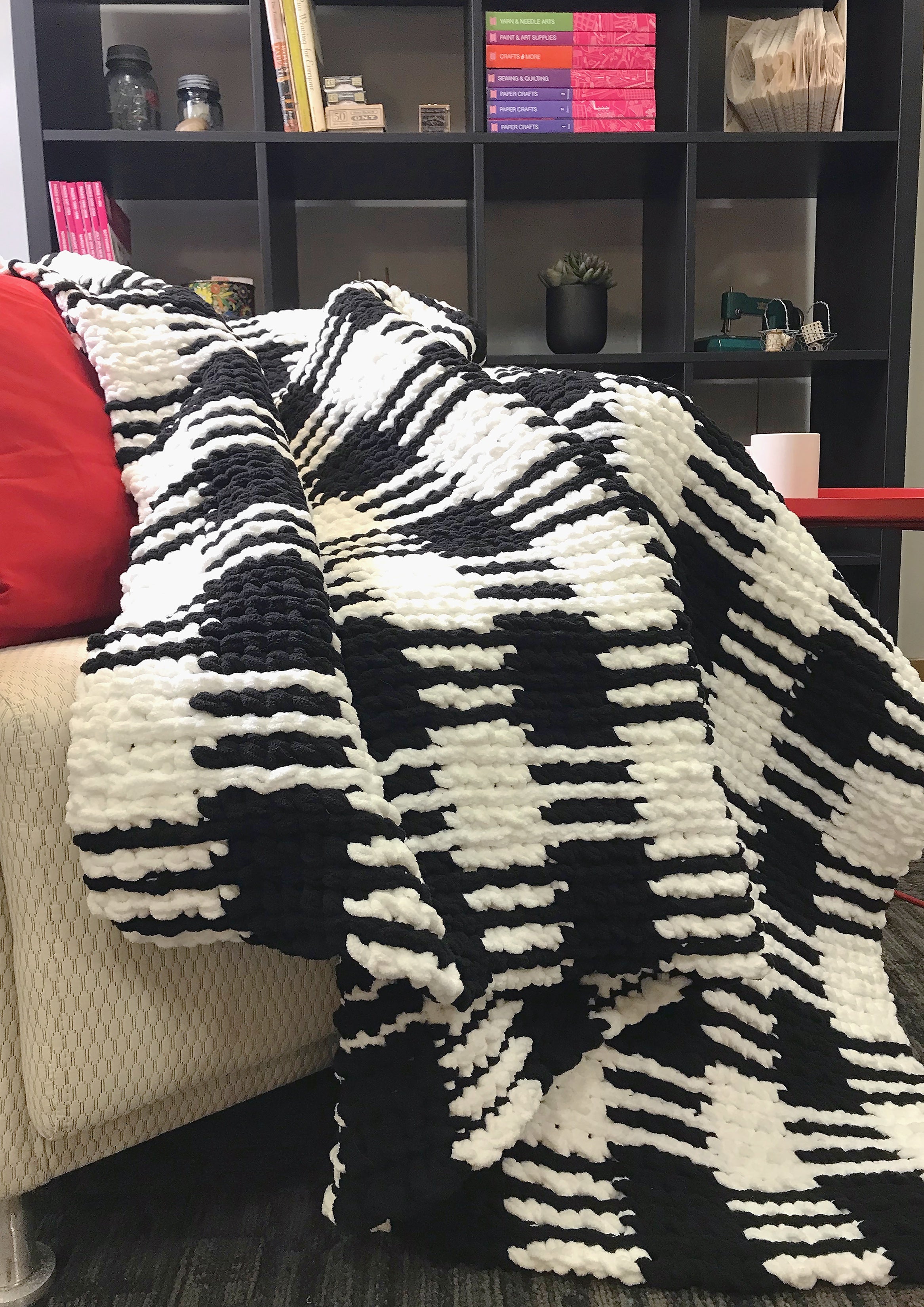 Baby Blanket Big Ball Yarn White