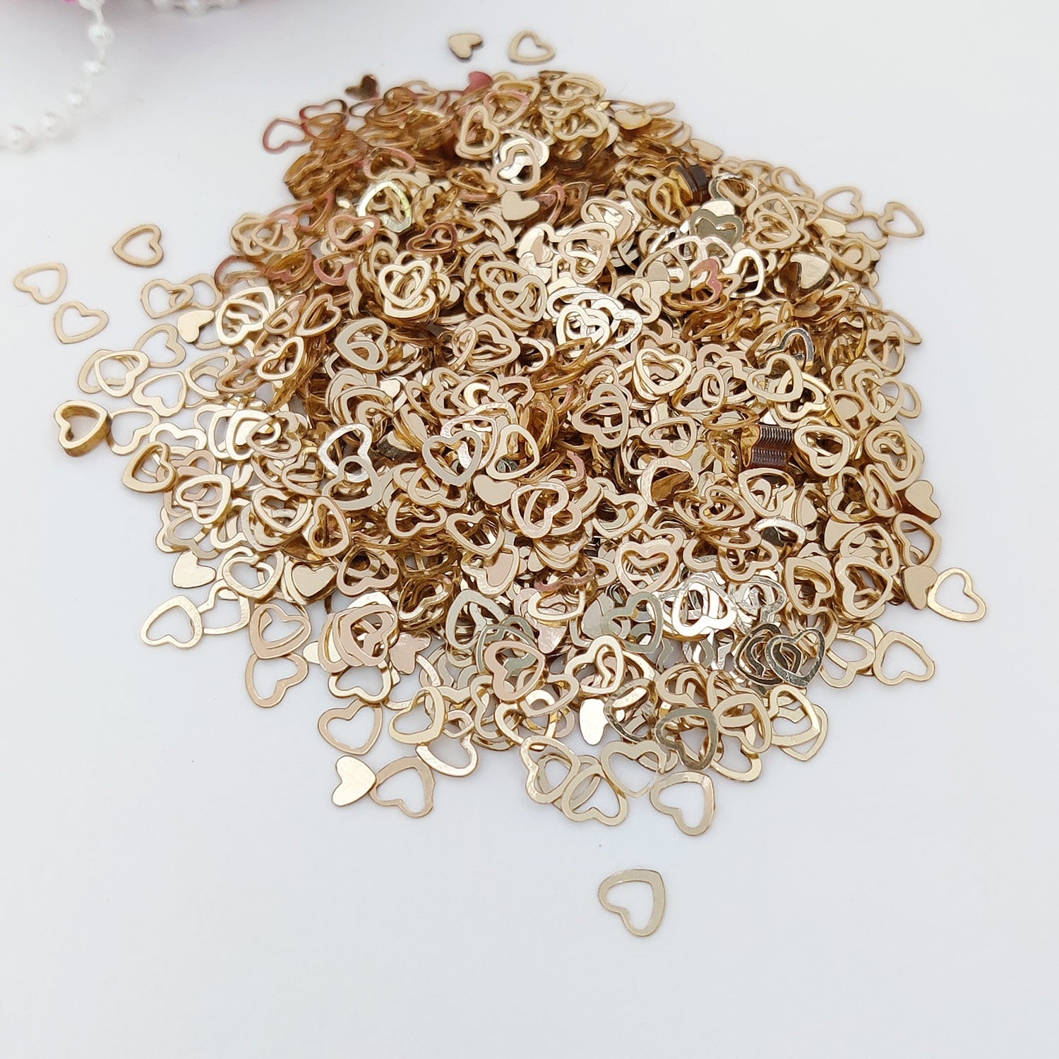Dress My Craft Sequins 8gms-Golden Heart